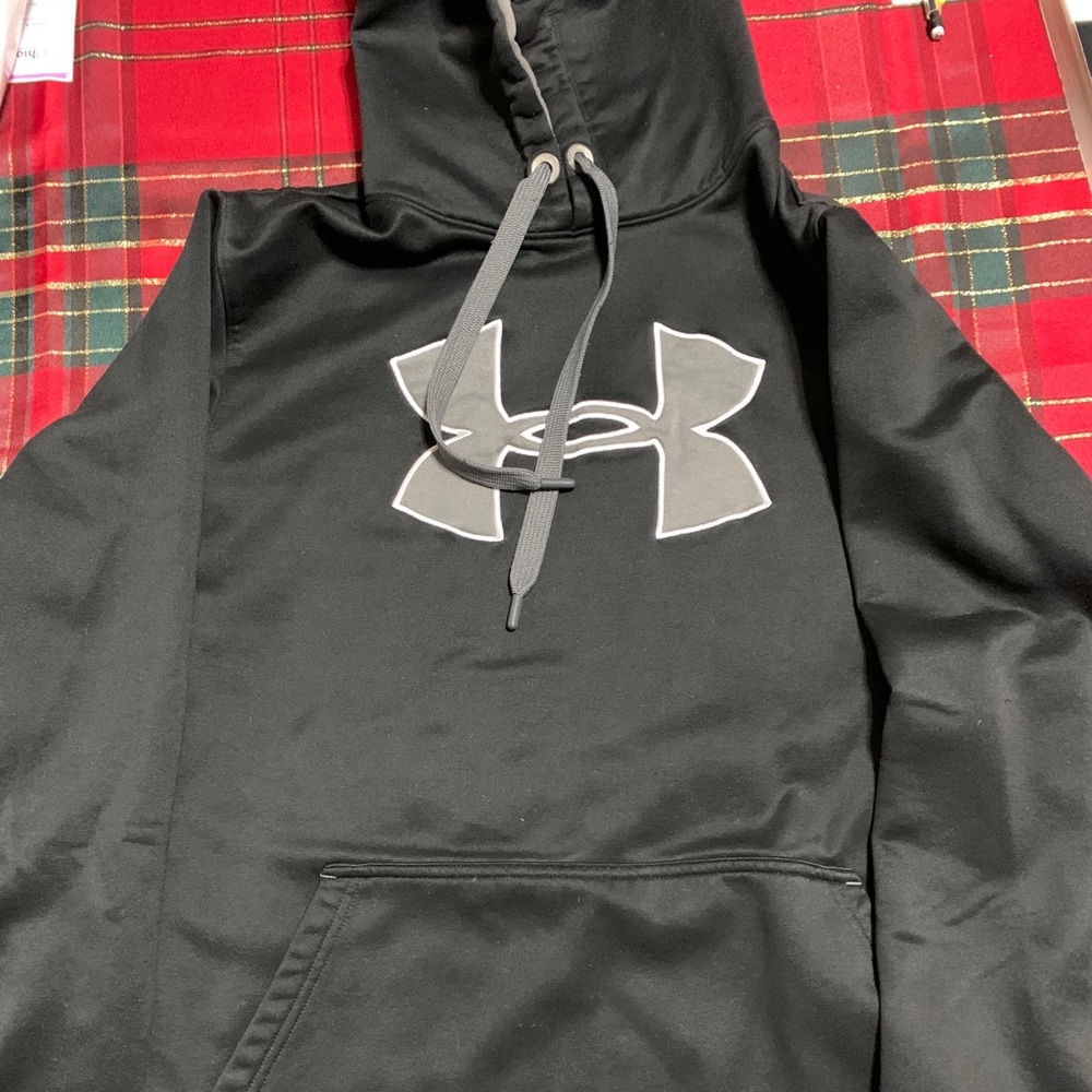 Lightly used Men’s Under Armour hoodie